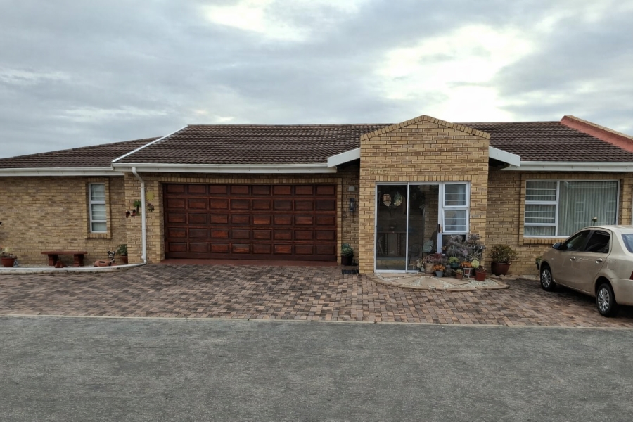 3 Bedroom Property for Sale in Wavecrest Eastern Cape